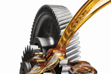 vci-paper-vs-rust-preventive-oil-which-is-better-for-industrial-export-packaging